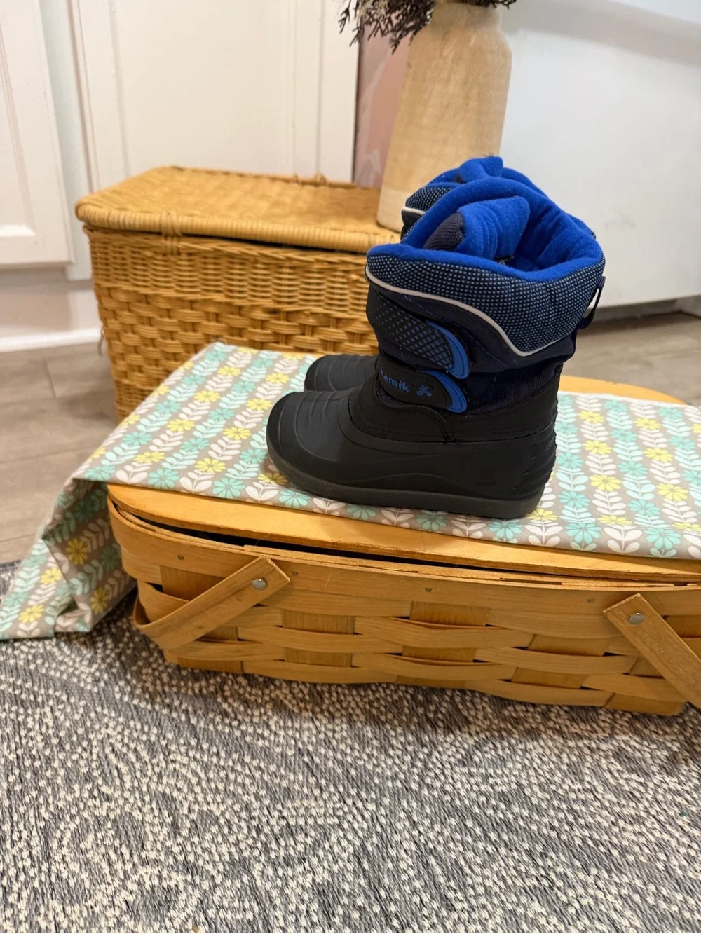 VTG Kamik Blue & Black Winter Snow Boots Toddler Boy Size 10 Like New Waterproof